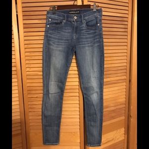 •Express• Mid-Rise Legging Jeans